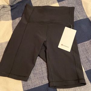 NWT Lululemon Ribbed Contoured HR short 8” black size 4